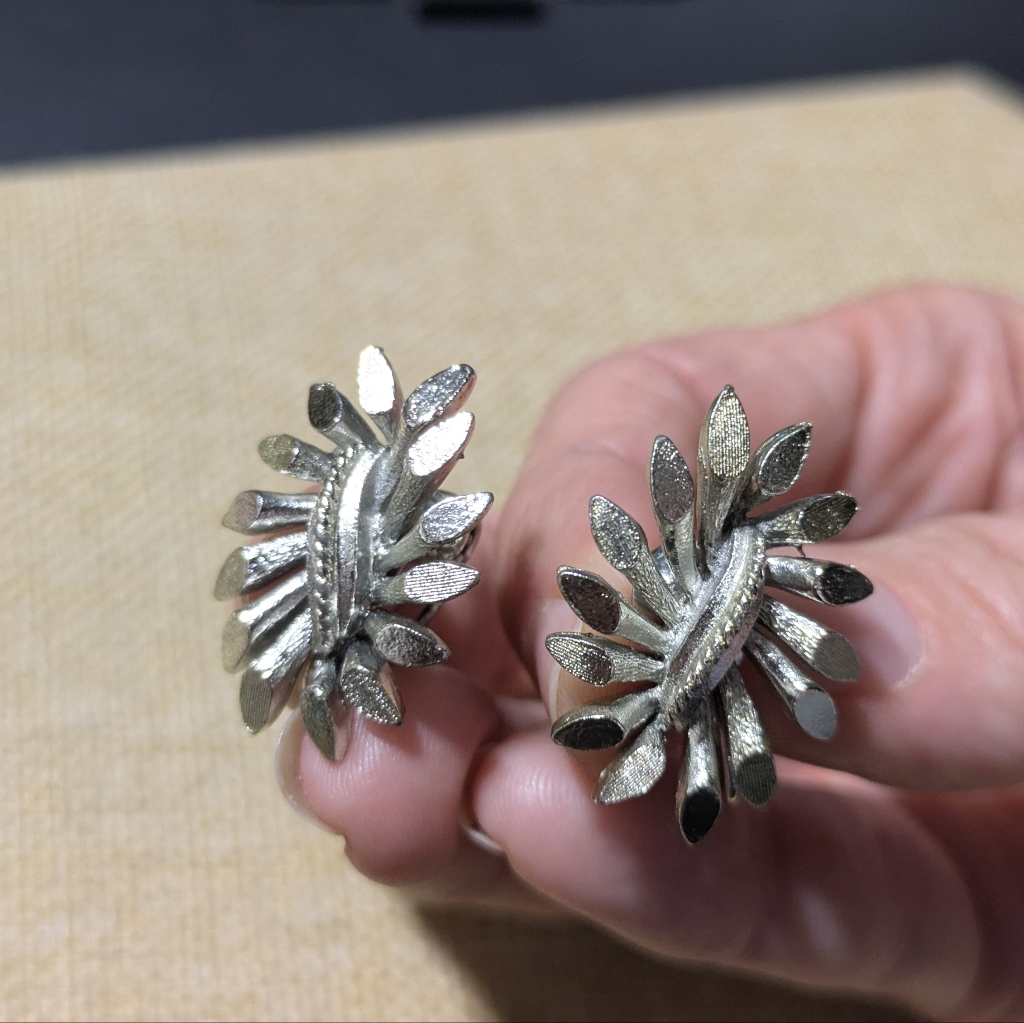 Estate Vintage Silvertoned Fan Pattern Clip On Earrings By Coro